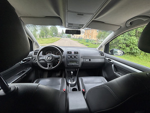 VW Touran (6 foto / 8)