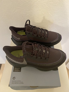 Кроссовки Nike (1 фото из 7)