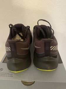 Кроссовки Nike (4 фото из 7)