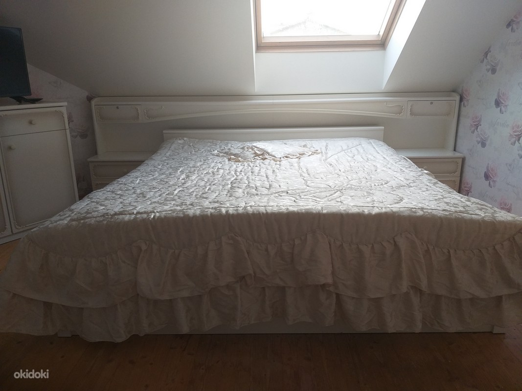 Кровать с матрасом 180см х 200см и комод. (фото #2)
