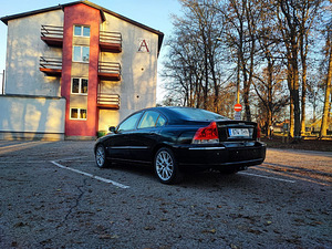 Volvo S60 2.5T 154kW (2 foto / 10)