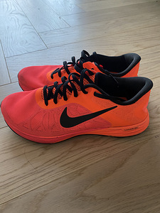 Vähekantud NIKE Lunarlon naiste tossud, EUR41 (3 foto / 4)