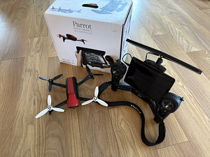 Droon Parrot Bebop 2 + Skycontroller (1 foto / 3)