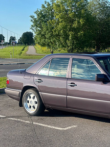 W124 3.0 100kW sedan bornit (1 foto / 14)