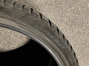 2x 255/35 R21 Pirelli Zottozero 3 (4 фото из 4)