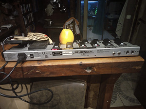 Bheringer-FCB1010 (UnO) foot MIDI controller (2 foto / 2)