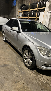 Mercedes c320 (8 foto / 8)