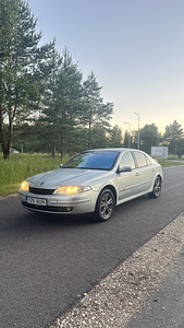 Рено Лагуна (2 фото из 15)