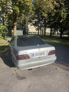 Mercedes Benz E320 (2 foto / 5)
