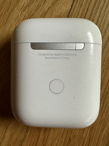 Apple AirPods 2 (3 фото из 4)