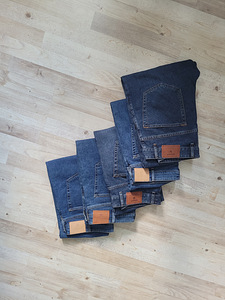 Продать новые оригинальные джинсы Gant (3 фото из 3)