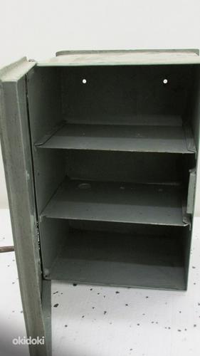Металлический сейф (фото #1)