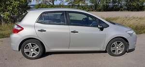 Toyota auris 1,4d 2012, konks, webasto (2 foto / 15)