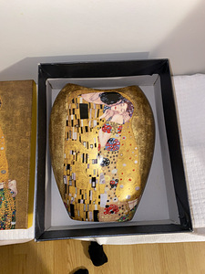 Portselanist vaas - GUSTAV KLIMT “suudlused”, 24k kuld. (3 foto / 4)