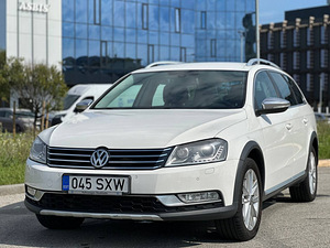 Volkswagen Passat Alltrack 2013 (2 foto / 15)