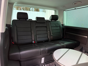 VW Multivan T6 Generation Six (12 фото из 15)