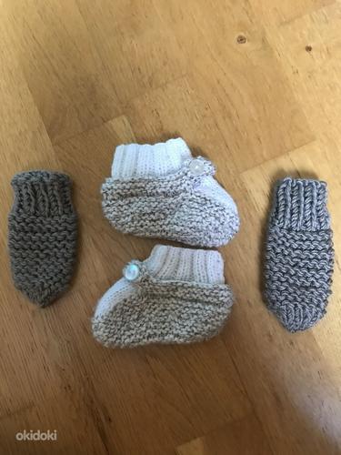 Варежки и носки для новорожденных (фото #1)