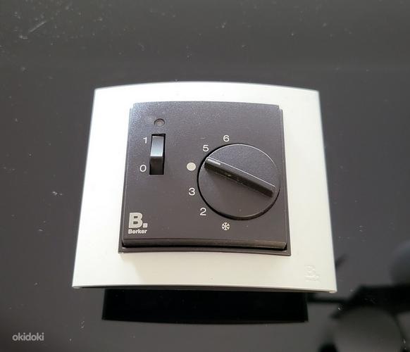 Термостат напольного отопления Berker (фото #1)