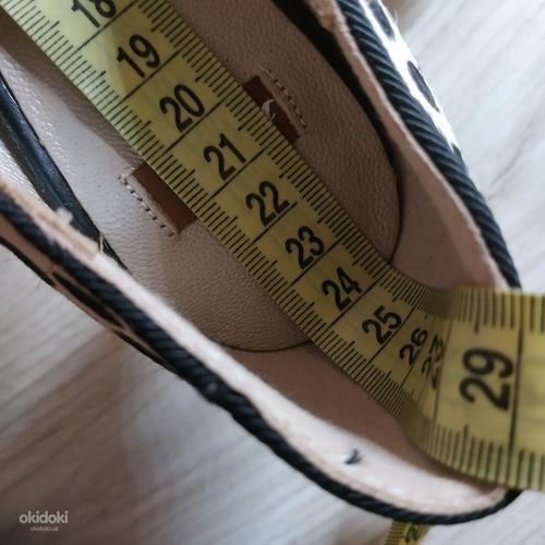 Красивые и стильные кожаные туфельки от Bata 37 р (фото #10)
