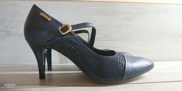Кожаные фирменные женские туфли 39 р кожа везде - новые (фото #1)