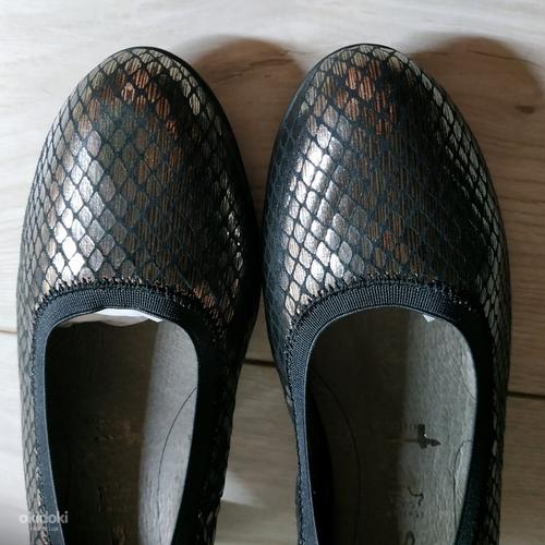 Кожаные, стильные женские туфли от Tamaris 38 р - Новые (фото #2)