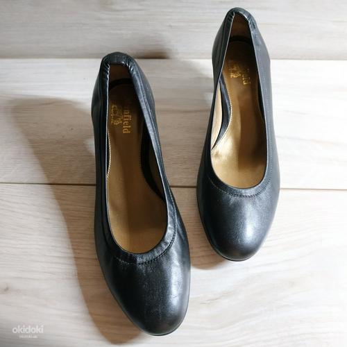 Фірмові якісні жіночі туфлі Італія 37.5-38 р - Нови (фото #9)