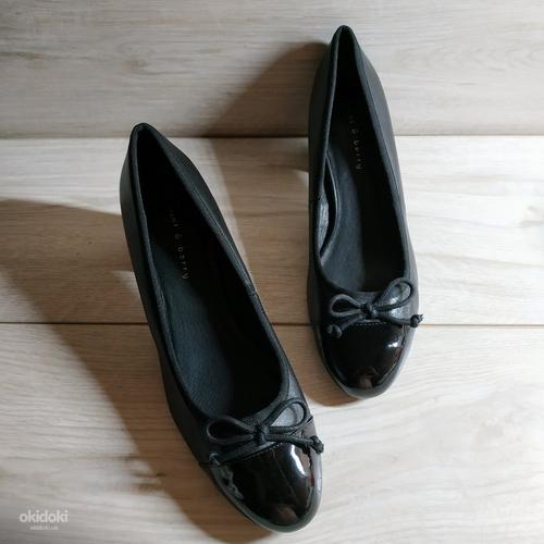 Шкіряні фірмові красиві жіночі туфлі від Mint berry 39 - (фото #1)