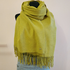 Фірмовий великий жіночий шарф від Opus - натуральна шерсть