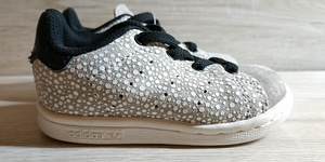 Кожаные фирменные кроссовки для малыша от Adidas - 20 р