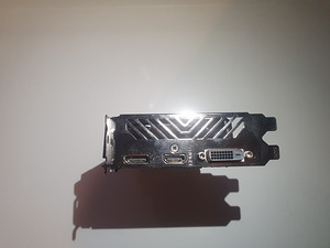 Gigabyte Gtx 1050 2gb (2 foto / 3)