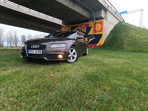 Audi A4 Audi exclusive 3.0 176kW (2 foto / 11)