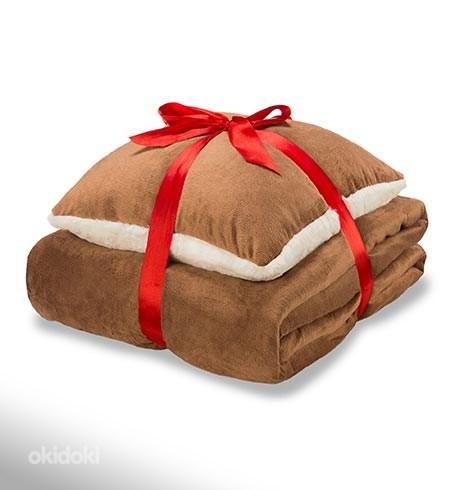 Warm Hug коричневый комплект -плед (200х200) +подушка, новый (фото #2)