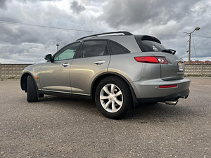 Infiniti fx35 bensin+gas (2 foto / 7)
