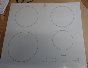 Müüa integreeritav VALGE induktsiooniplaat Electrolux (1 foto / 2)