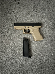 Glock 19 Airsoft (1 фото из 2)
