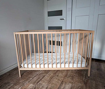 Хорошее состояние Детская кровать/кровать 60x120 (из IKEA) + матрас