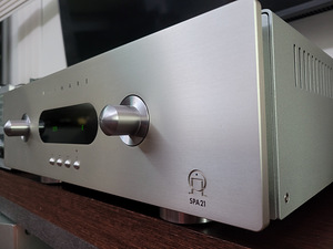 Процессор/усилитель окружающего звучания primare SPA21 (3 фото из 10)