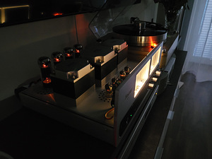 Magnat RV 1 Integrated Tube Amplifier (3 foto / 10)