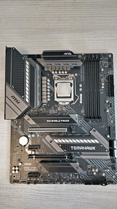 MSI MAG Z490 Tomahawk + Intel i5-10600kf (1 foto / 3)