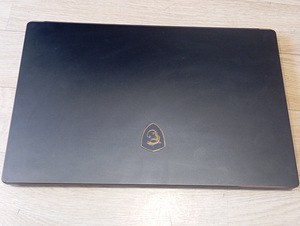 MSI GS75 Stealth 8SE VARUOSAD FHD IPS 17.3 144 Hz (2 foto / 9)