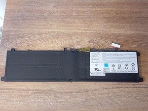 MSI GS75 Stealth 8SE VARUOSAD FHD IPS 17.3 144 Hz (8 foto / 9)