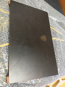 MSI GS75 Stealth 8SE VARUOSAD FHD IPS 17.3 144 Hz (9 foto / 9)