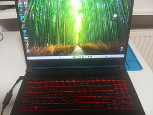 Msi gf66 katana 11ue 15.6 fhd 144hz ips RAM16gb RTX 3060 (2 foto / 10)