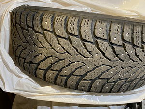 Nokian TYRES Hakkapelita 9, 205/60/16,8-9 mm (10 foto / 10)