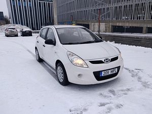 HYUNDAI I20 (1 foto / 10)