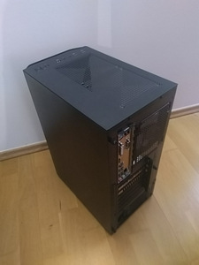 Ryzen 5 1600/B450/16GB RAM/SSD 512GB/Radeon RX 5600XT 6GB (6 foto / 10)