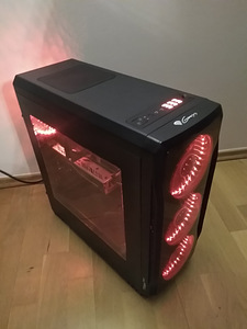 Xeon E5-2680/X99/16GB/SSD 256GB/HDD 500GB/Radeon RX 470 8GB (1 foto / 9)