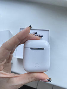 Airpods 2 laadimiskohver (4 foto / 5)