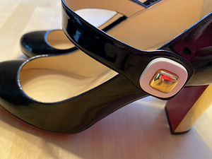 Christian Louboutini kingad (3 foto / 4)