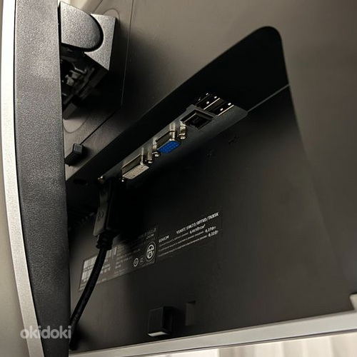 Dell UltraSharp U2412M 24-Inch Screen LED-Lit Monitor, Black (foto #5)